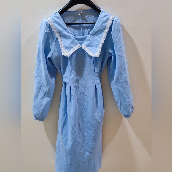 Stylish dress - Picture 2 of 3